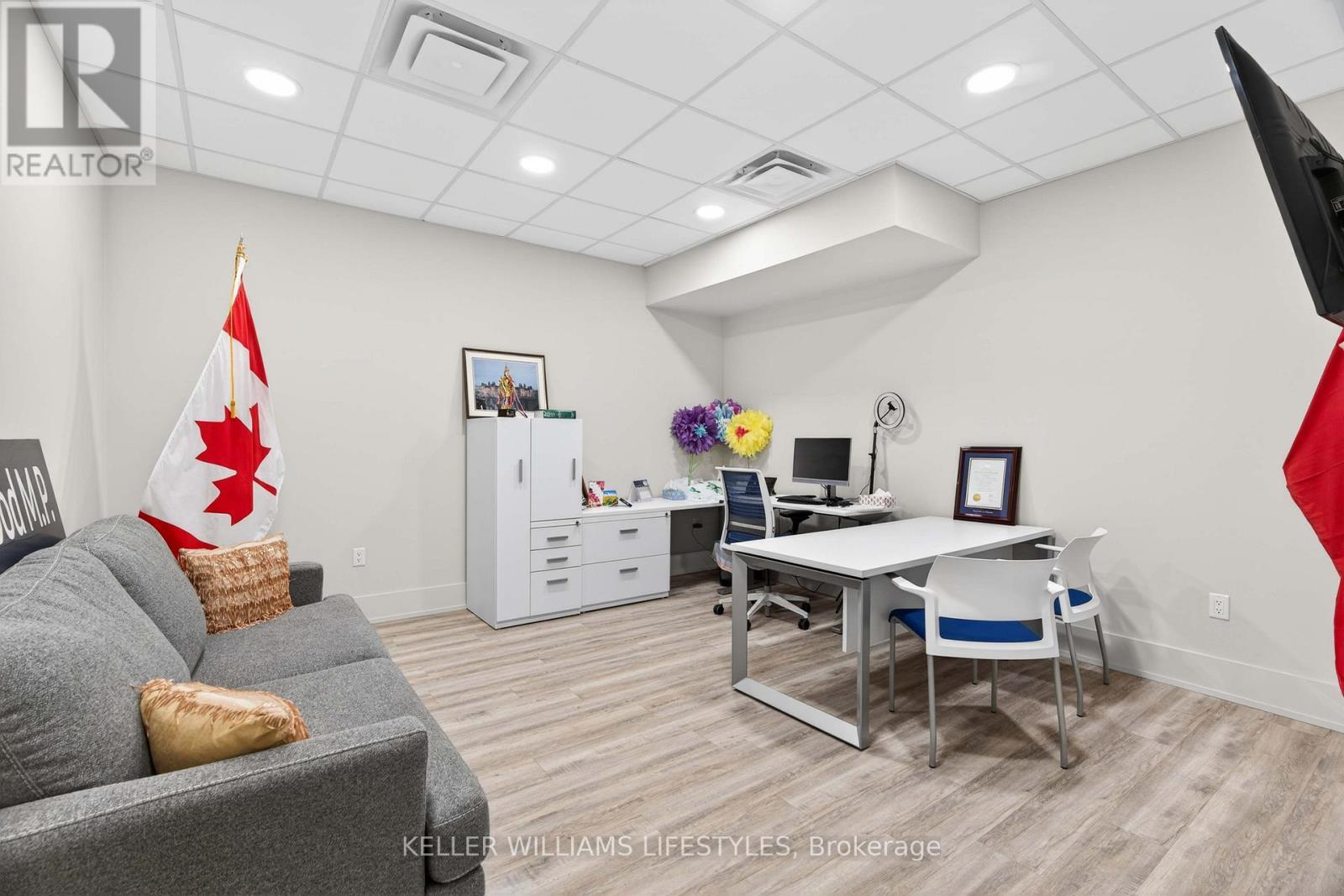 65 Front Street W, Strathroy-Caradoc (Nw), ON