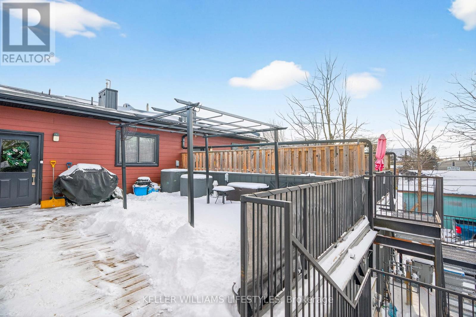 65 Front Street W, Strathroy-Caradoc (Nw), ON