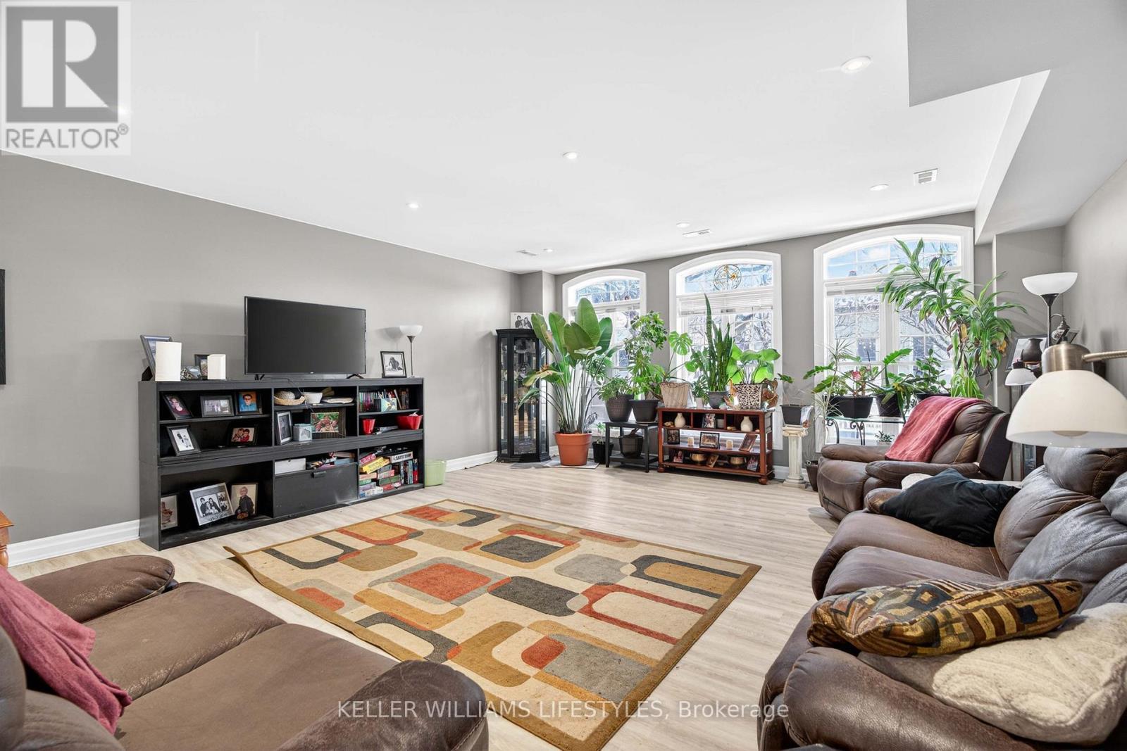 65 Front Street W, Strathroy-Caradoc (Nw), ON