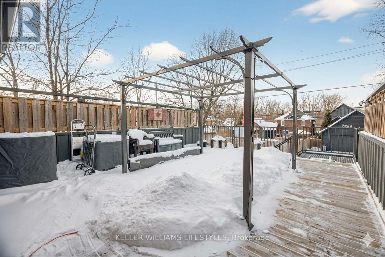 67 Front Street W, Strathroy-Caradoc (Nw), ON