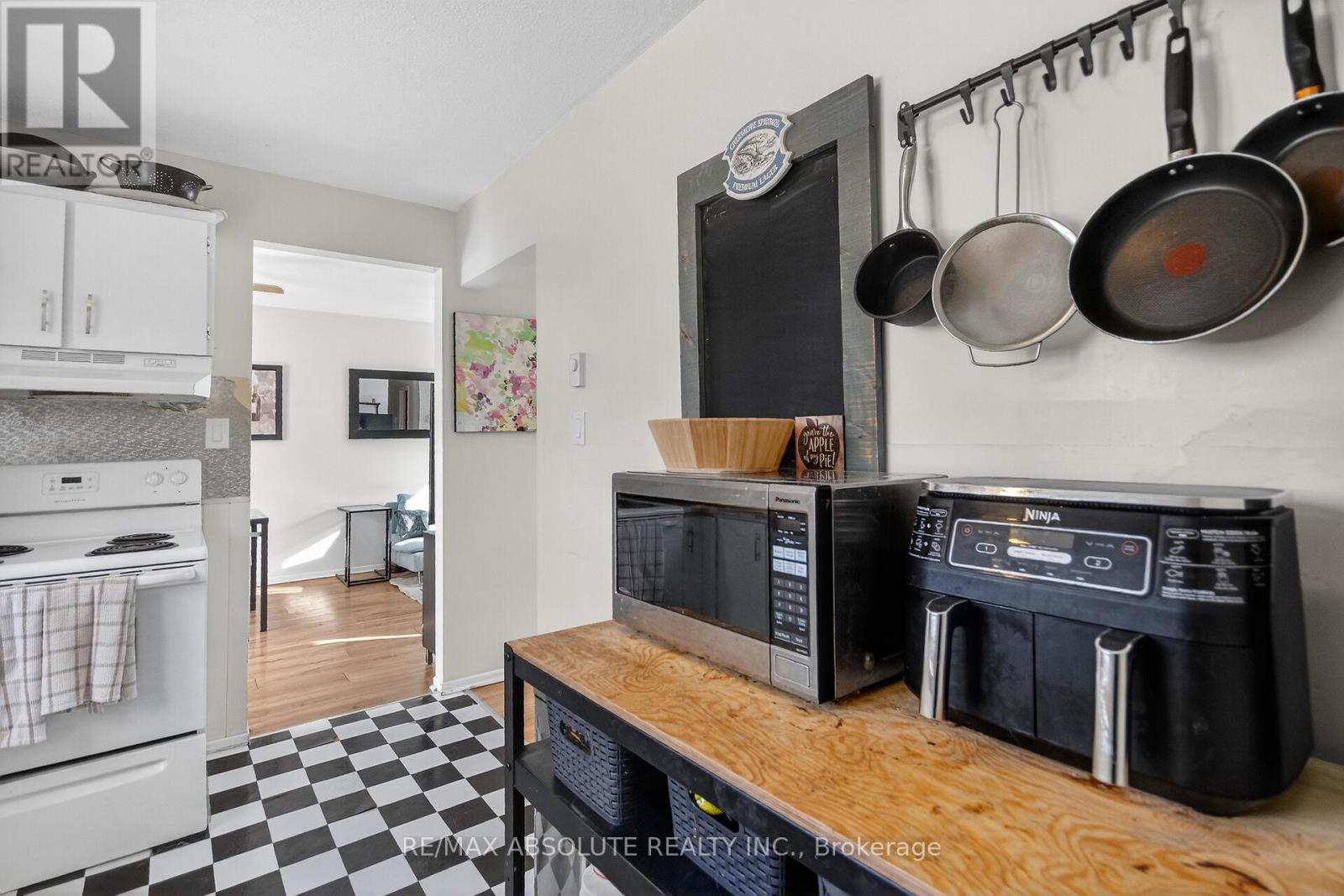 12 - 68 King Street, Ottawa, ON - Indoor Photo Showing Kitchen