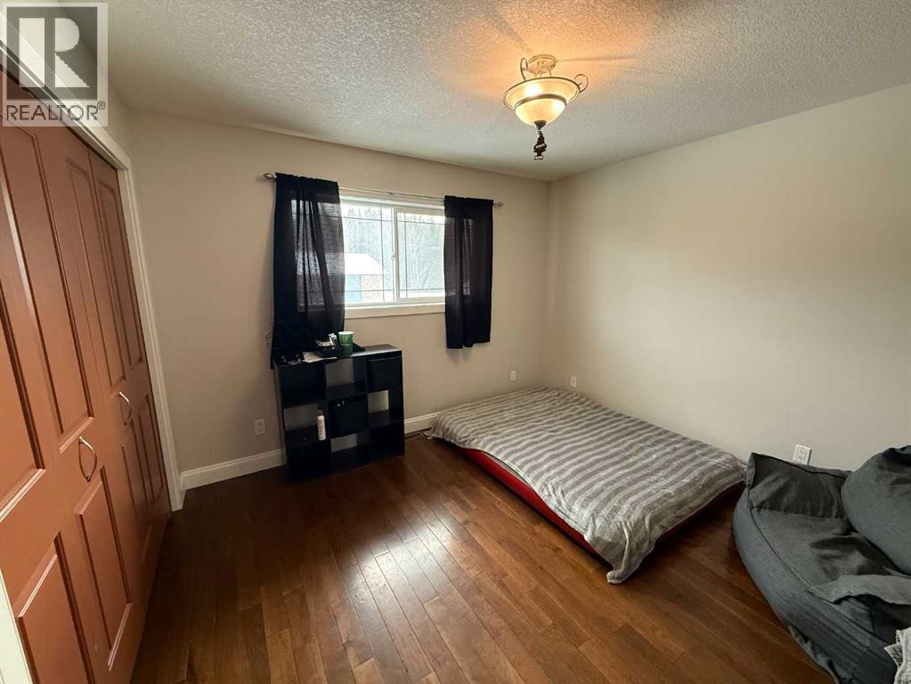 118 Wanyandi Avenue, Hinton, AB - Indoor Photo Showing Bedroom