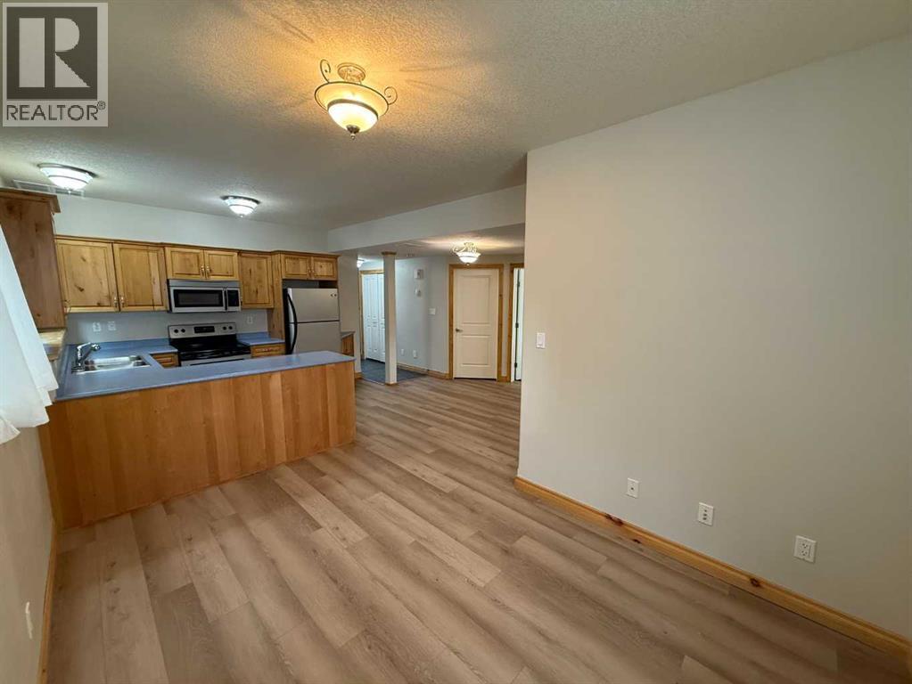 118 Wanyandi Avenue, Hinton, AB - Indoor Photo Showing Kitchen