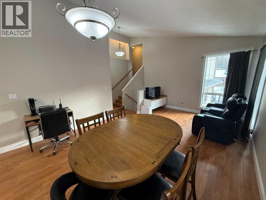 118 Wanyandi Avenue, Hinton, AB - Indoor Photo Showing Dining Room