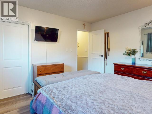 4678 Ontario Ave, Powell River, BC - Indoor Photo Showing Bedroom