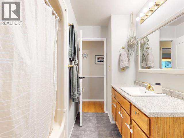 4678 Ontario Ave, Powell River, BC - Indoor Photo Showing Bathroom