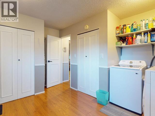 4678 Ontario Ave, Powell River, BC - Indoor Photo Showing Laundry Room