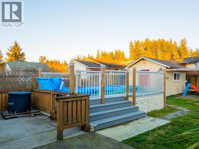 4678 Ontario Ave, Powell River, BC - Outdoor