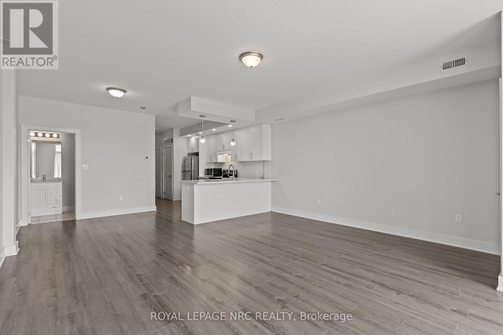 106 - 3710 Main Street, Niagara Falls (Chippawa), ON - Indoor