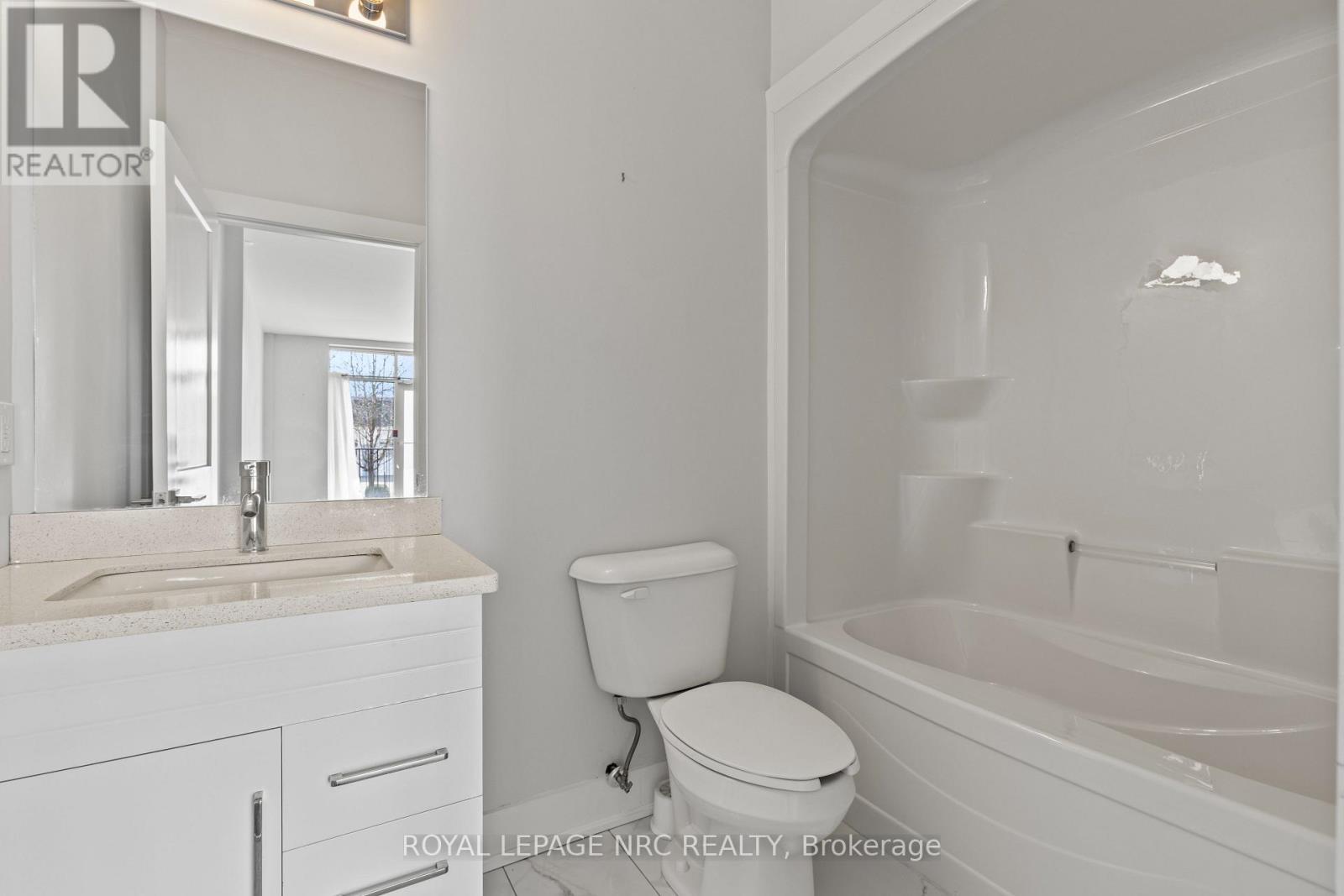 106 - 3710 Main Street, Niagara Falls (Chippawa), ON - Indoor Photo Showing Bathroom