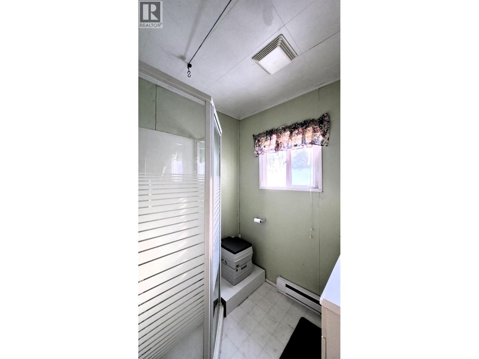 41100 S Bednesti Lake Road, Bednesti, BC - Indoor Photo Showing Other Room