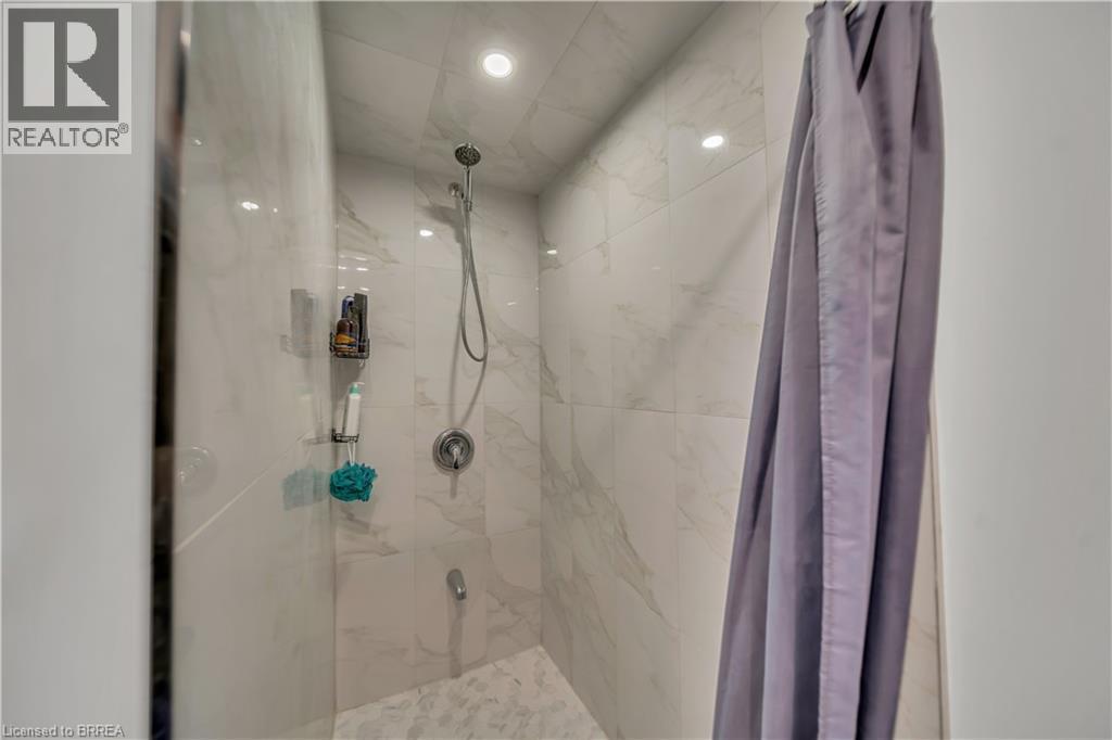 73 Hope Street E, Tavistock, ON - Indoor Photo Showing Bathroom