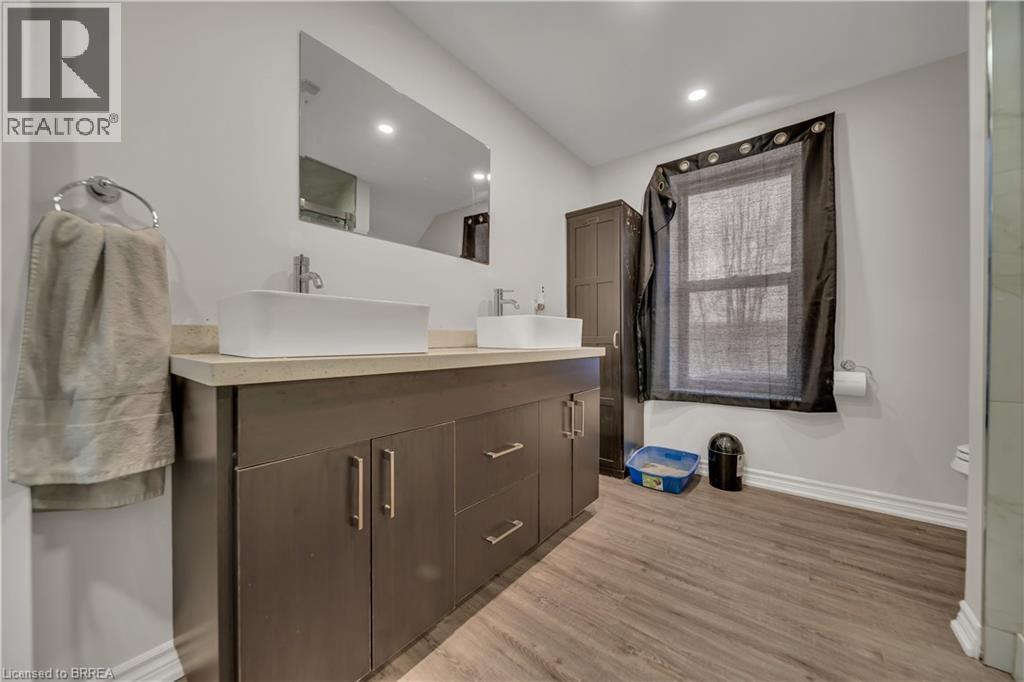 73 Hope Street E, Tavistock, ON - Indoor Photo Showing Bathroom