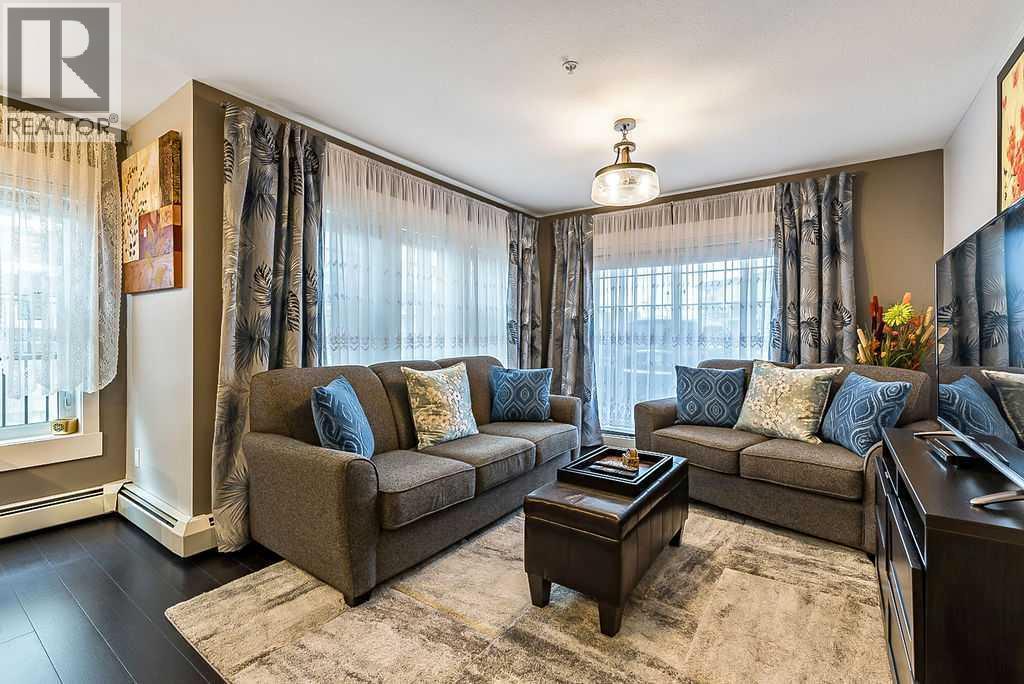 2114, 11 Mahogany Row Se, Calgary, AB - Indoor Photo Showing Living Room