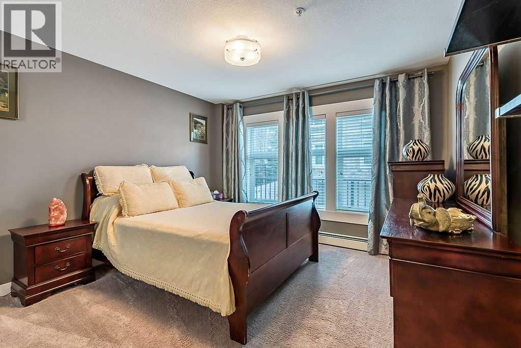 2114, 11 Mahogany Row Se, Calgary, AB - Indoor Photo Showing Bedroom