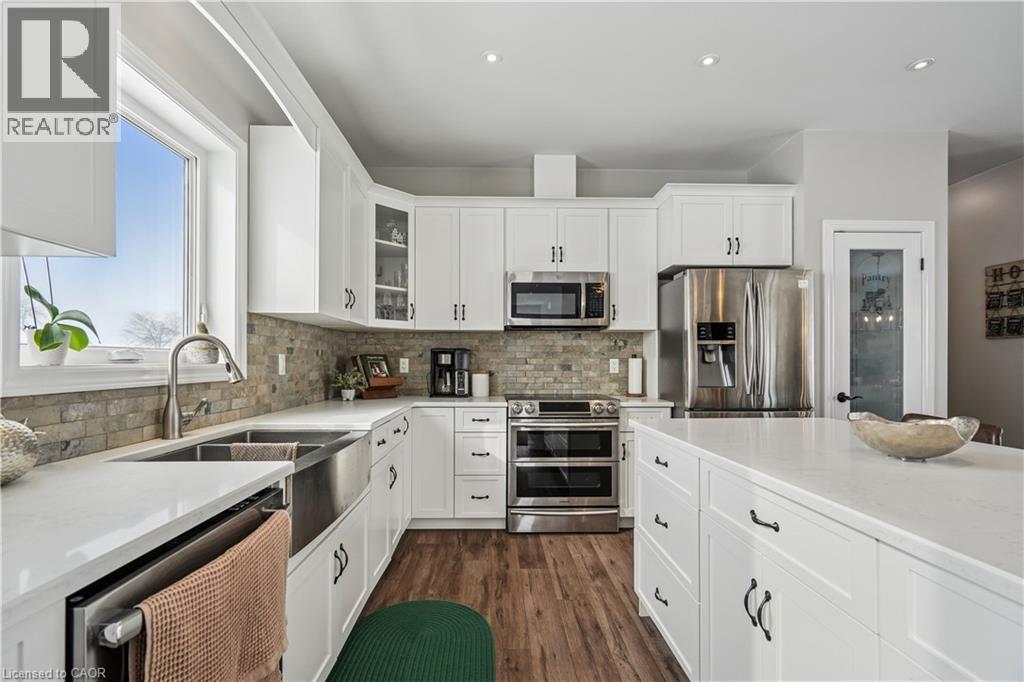 151116 12Th Line, East Garafraxa, ON - Indoor Photo Showing Kitchen With Stainless Steel Kitchen With Double Sink With Upgraded Kitchen