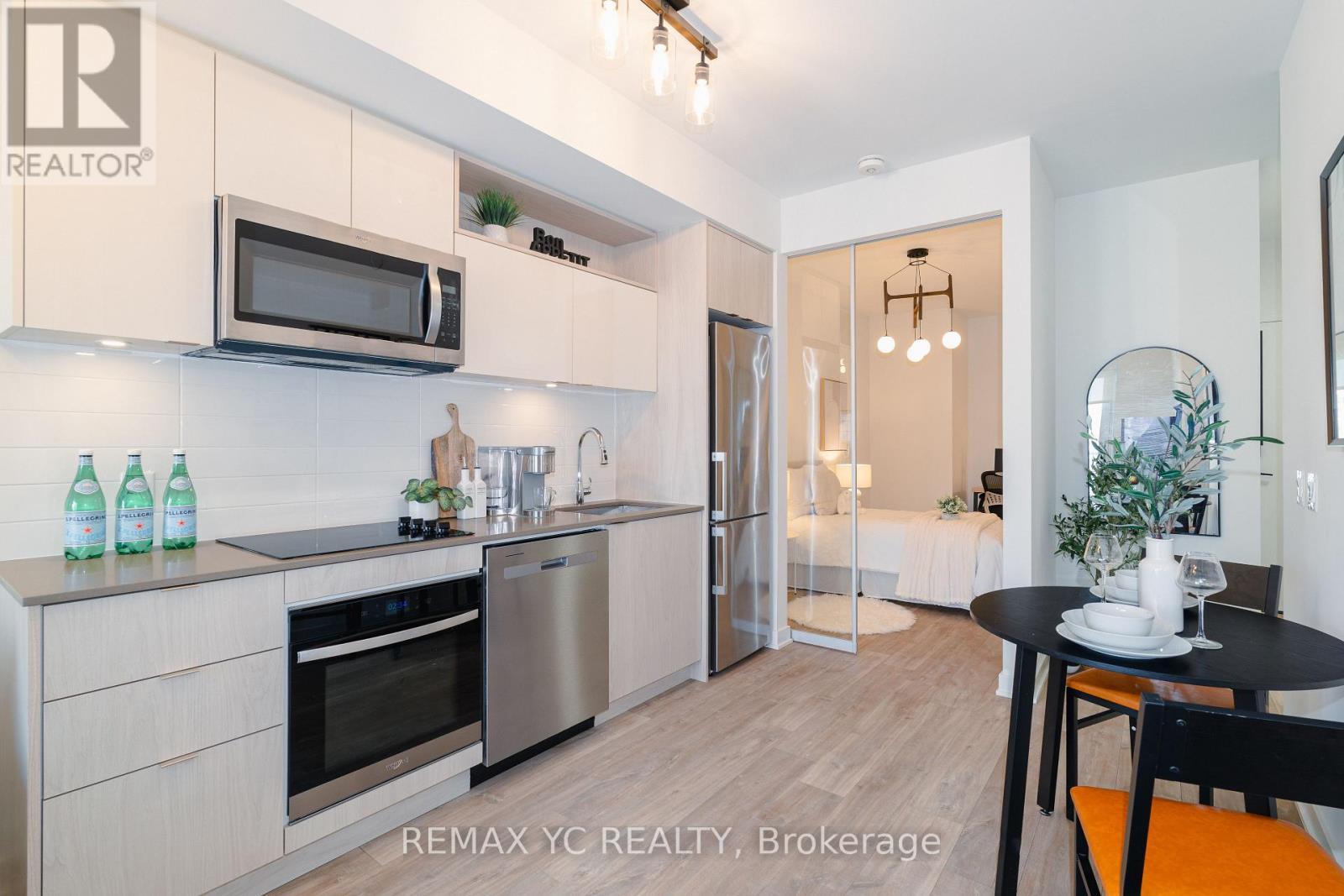 1802 - 100 Dalhousie Street, Toronto, ON - Indoor Photo Showing Kitchen With Upgraded Kitchen