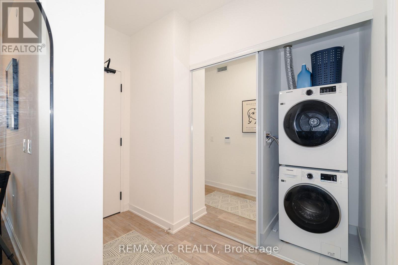 1802 - 100 Dalhousie Street, Toronto, ON - Indoor Photo Showing Laundry Room