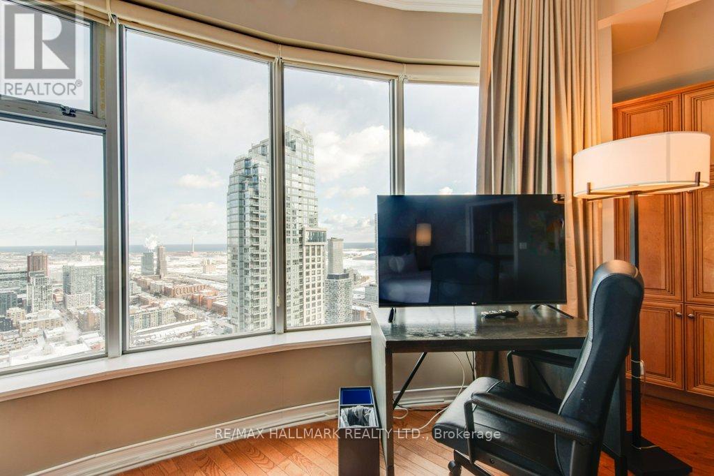 4305 - 1 King Street W, Toronto, ON - Indoor