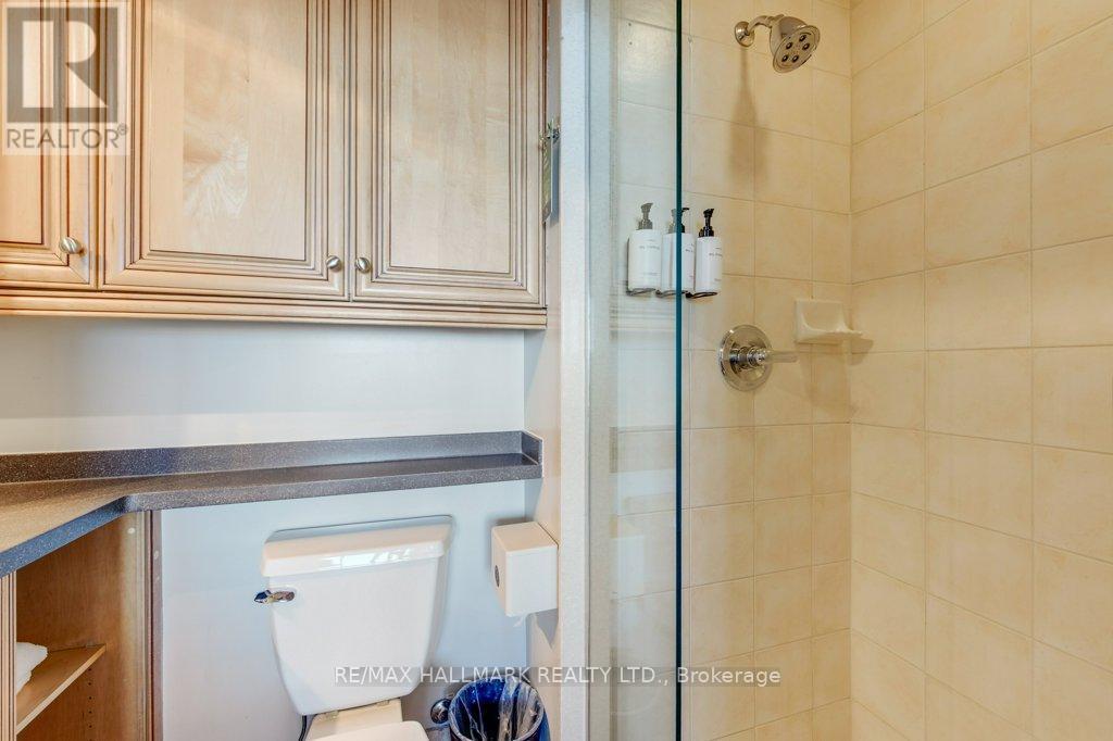 4305 - 1 King Street W, Toronto, ON - Indoor Photo Showing Bathroom