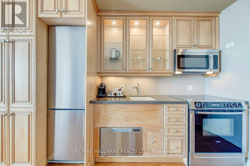 4305 - 1 King Street W, Toronto, ON - Indoor Photo Showing Kitchen
