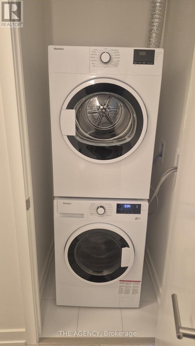 2103 - 120 Broadway Avenue N, Toronto, ON - Indoor Photo Showing Laundry Room