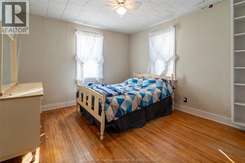 17 Grand Avenue, Wallaceburg, ON - Indoor Photo Showing Bedroom
