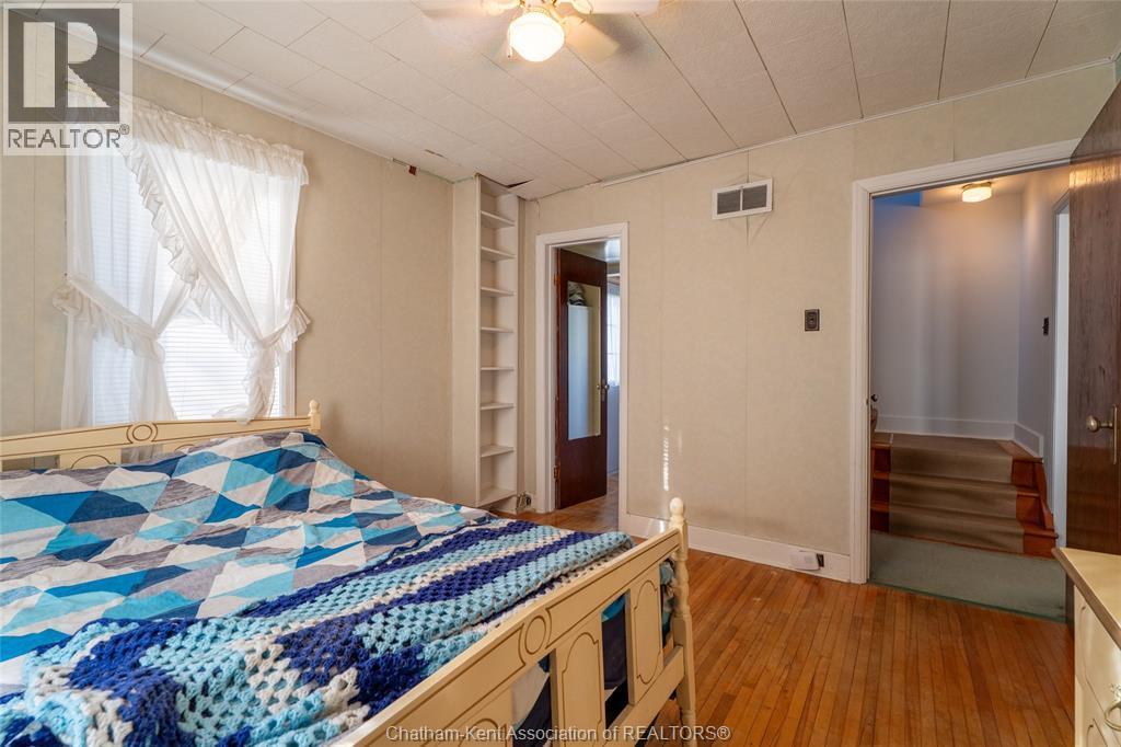 17 Grand Avenue, Wallaceburg, ON - Indoor Photo Showing Bedroom