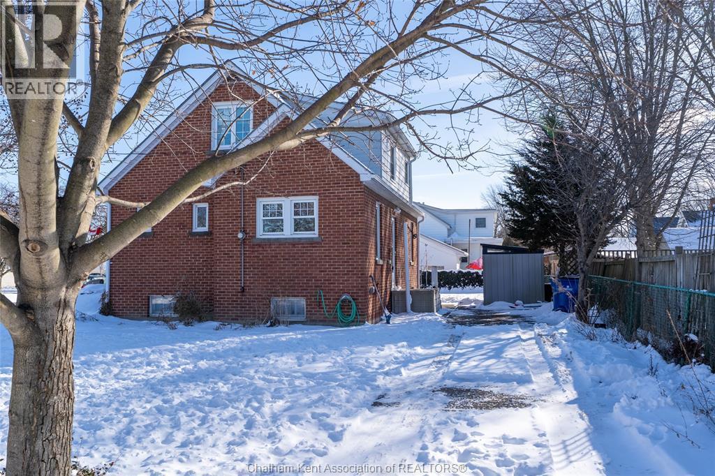 17 Grand Avenue, Wallaceburg, ON - Outdoor