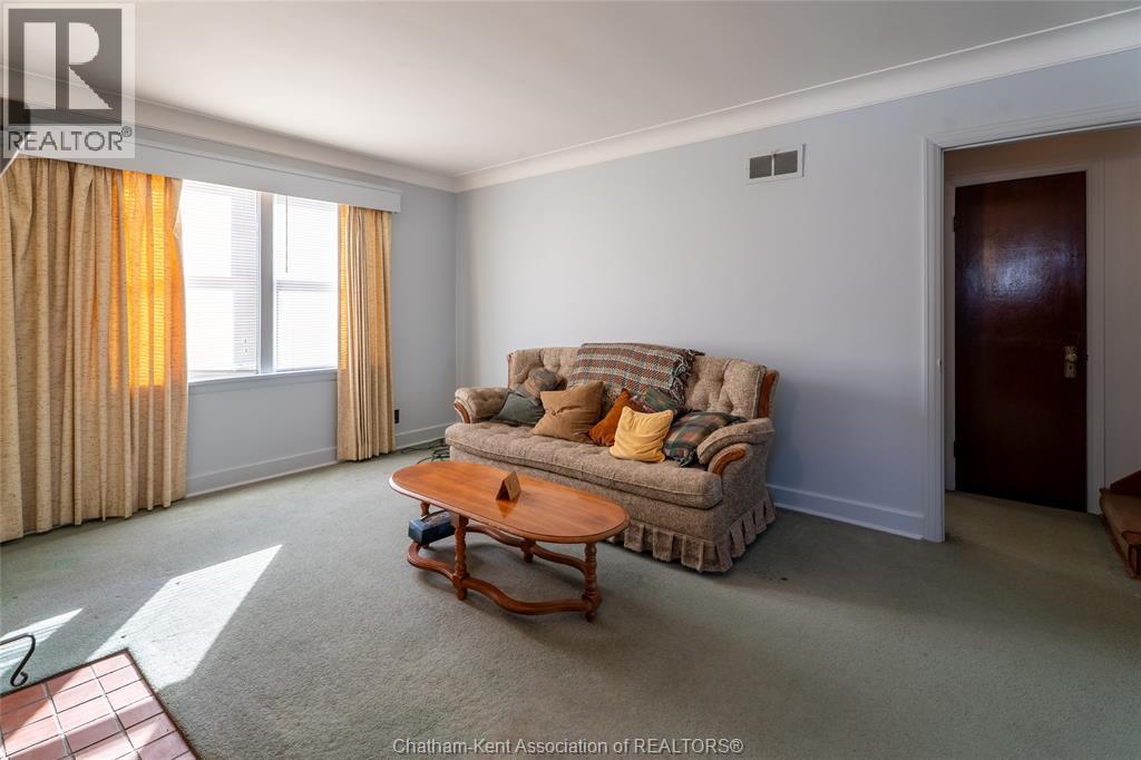 17 Grand Avenue, Wallaceburg, ON - Indoor