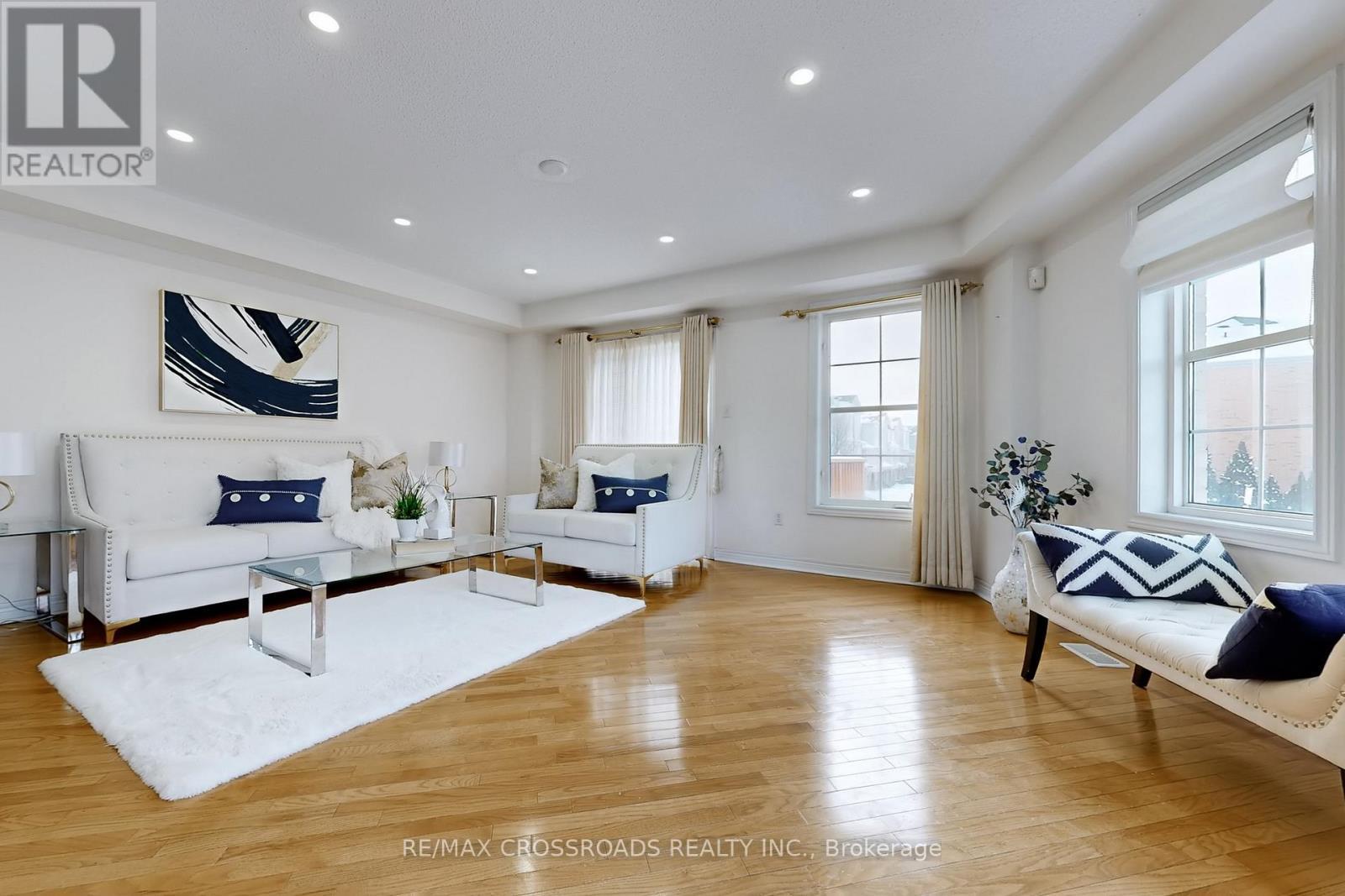 70 Brockley Drive, Toronto, ON - Indoor Photo Showing Living Room