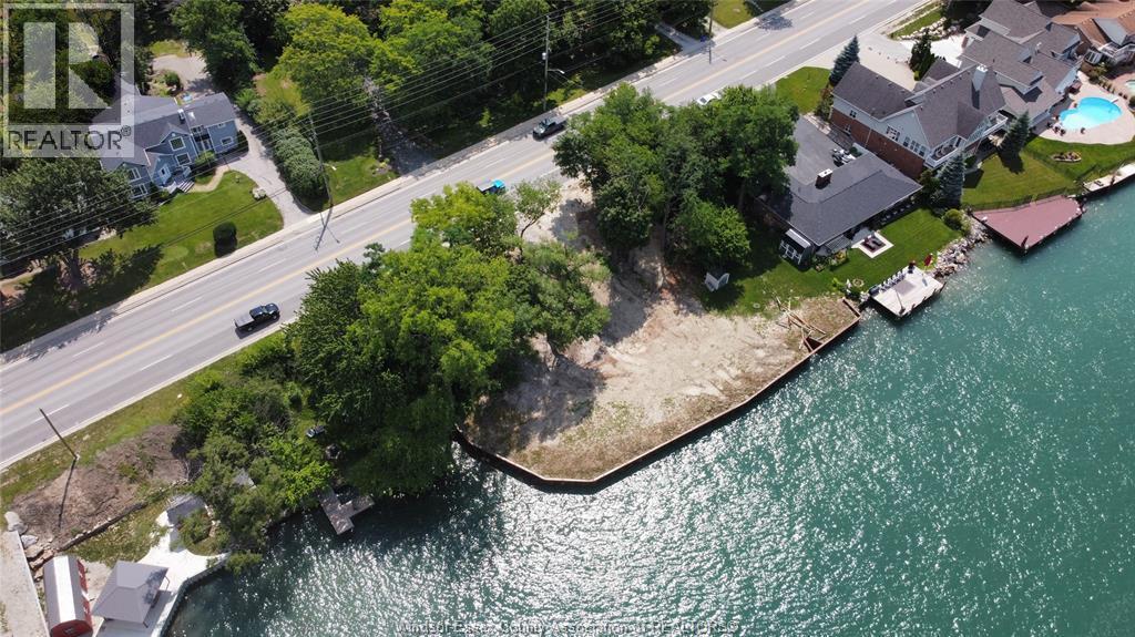 560 Front Road North, Amherstburg, ON