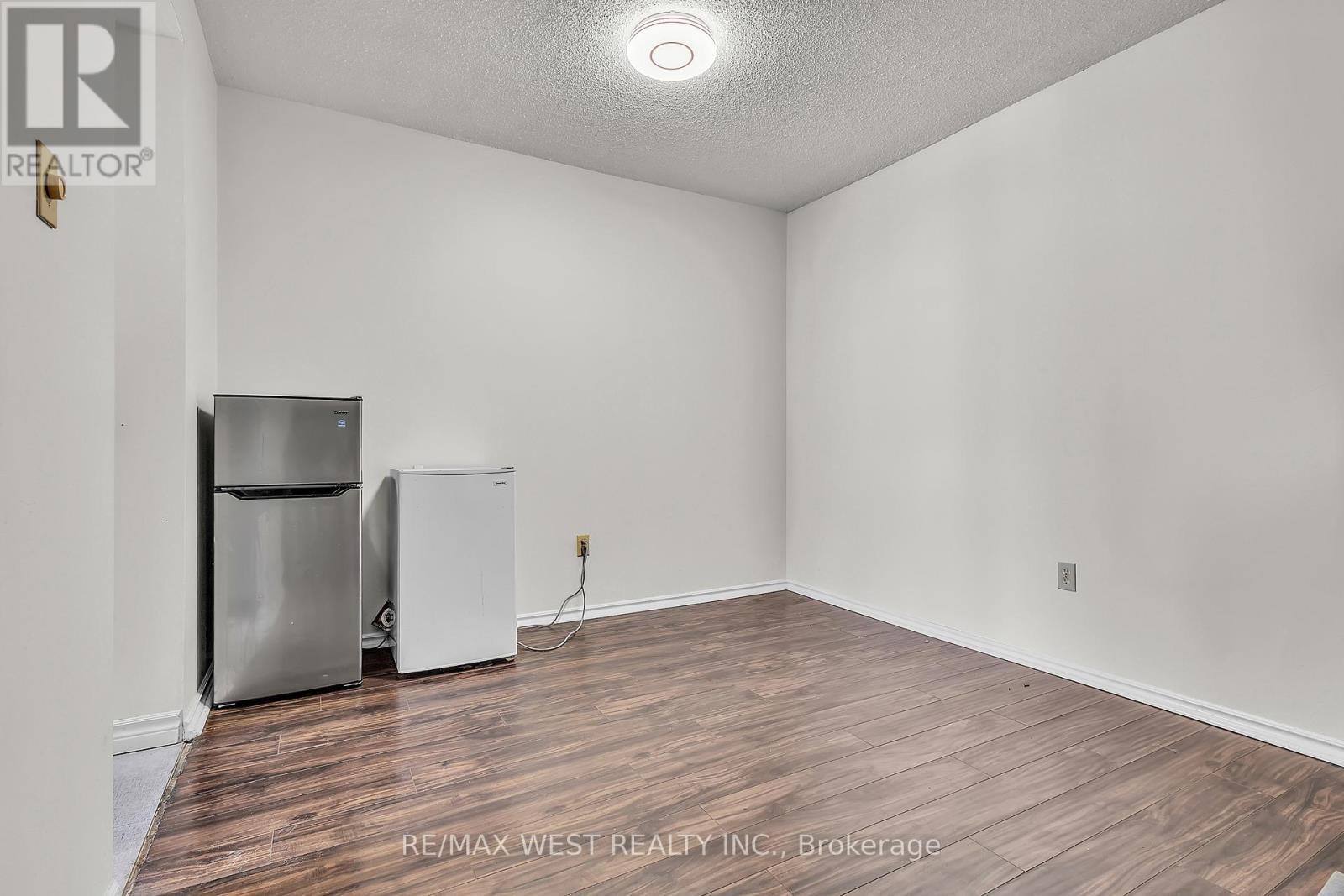 1107 - 100 County Court Boulevard, Brampton, ON - Indoor Photo Showing Other Room