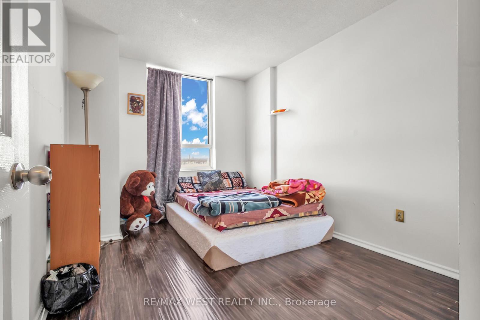 1107 - 100 County Court Boulevard, Brampton, ON - Indoor Photo Showing Bedroom