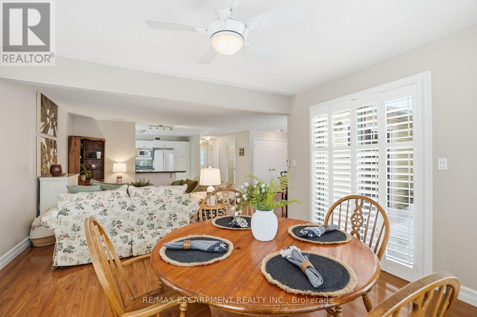 148 Glenariff Drive, Hamilton, ON - Indoor Photo Showing Dining Room