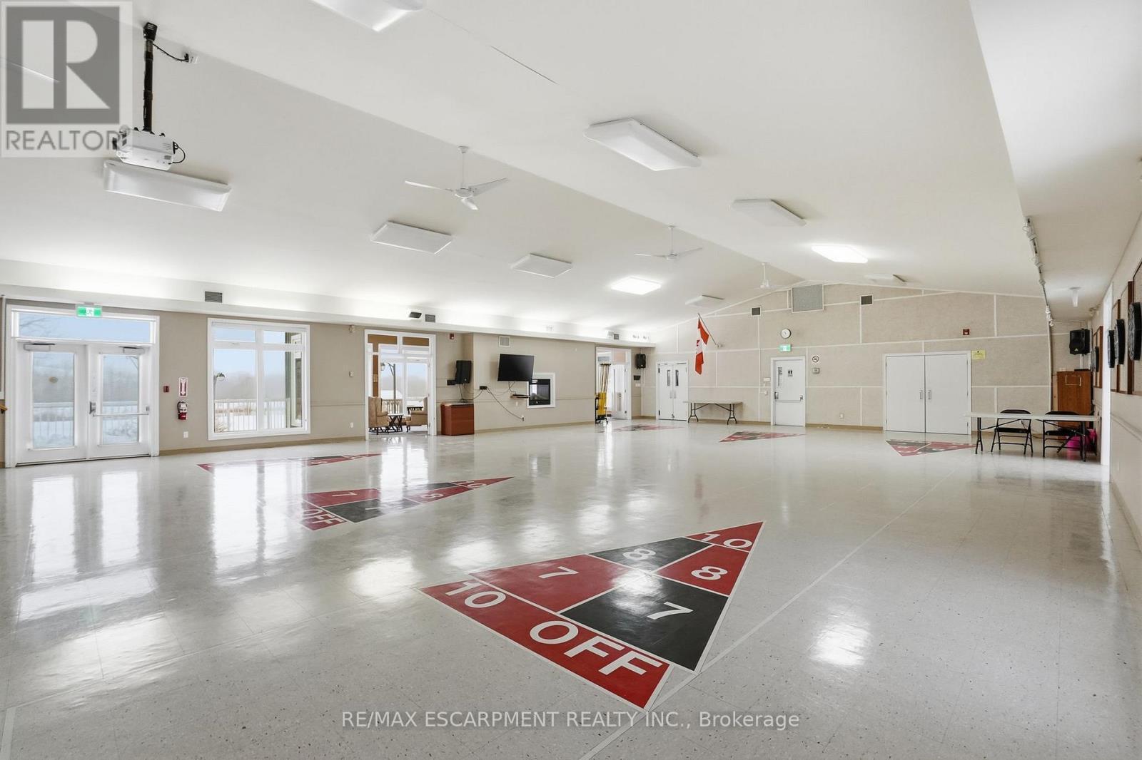 148 Glenariff Drive, Hamilton, ON - Indoor Photo Showing Other Room