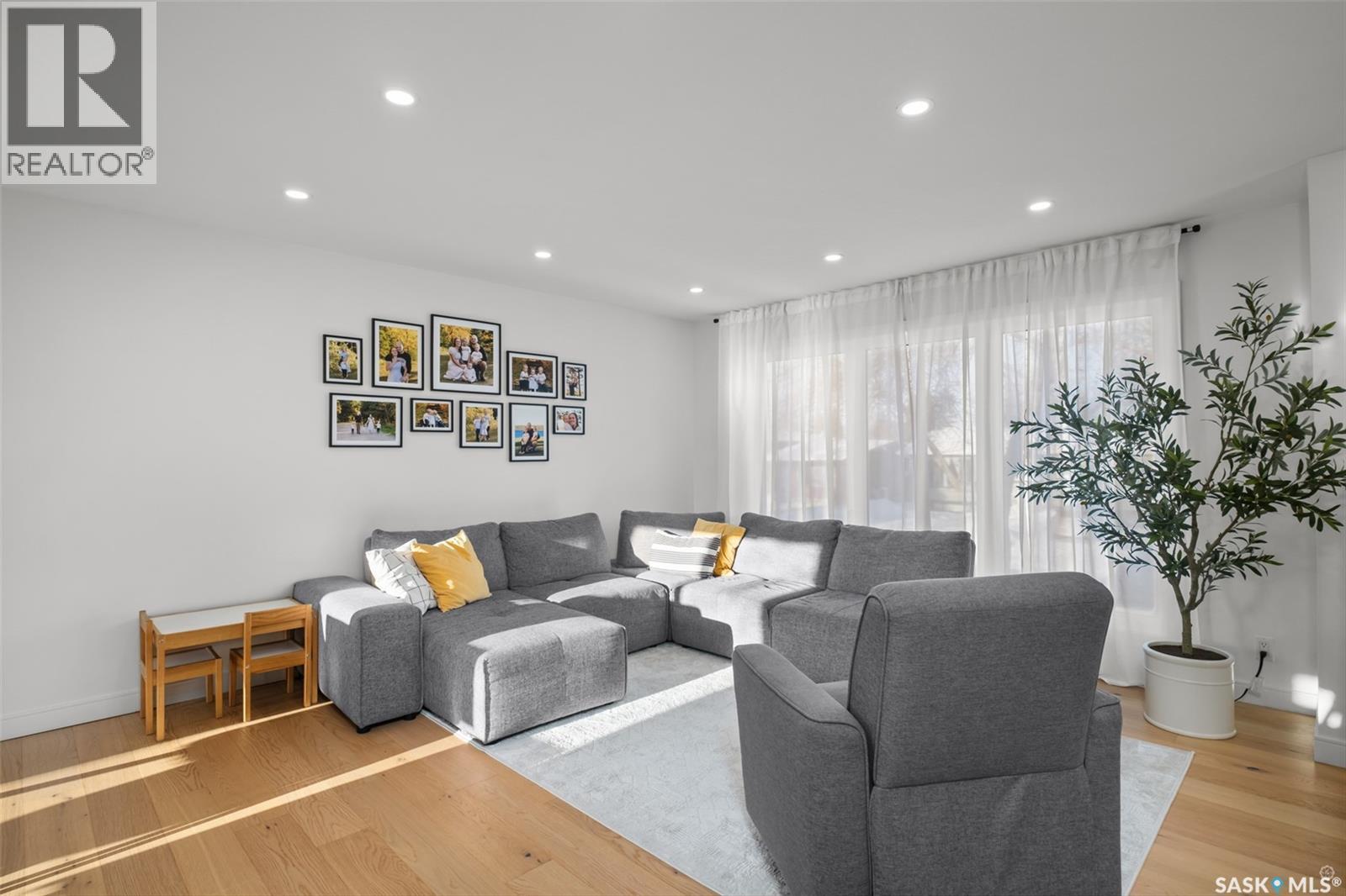 3103 Grey Owl Crescent, Prince Albert, SK - Indoor Photo Showing Living Room