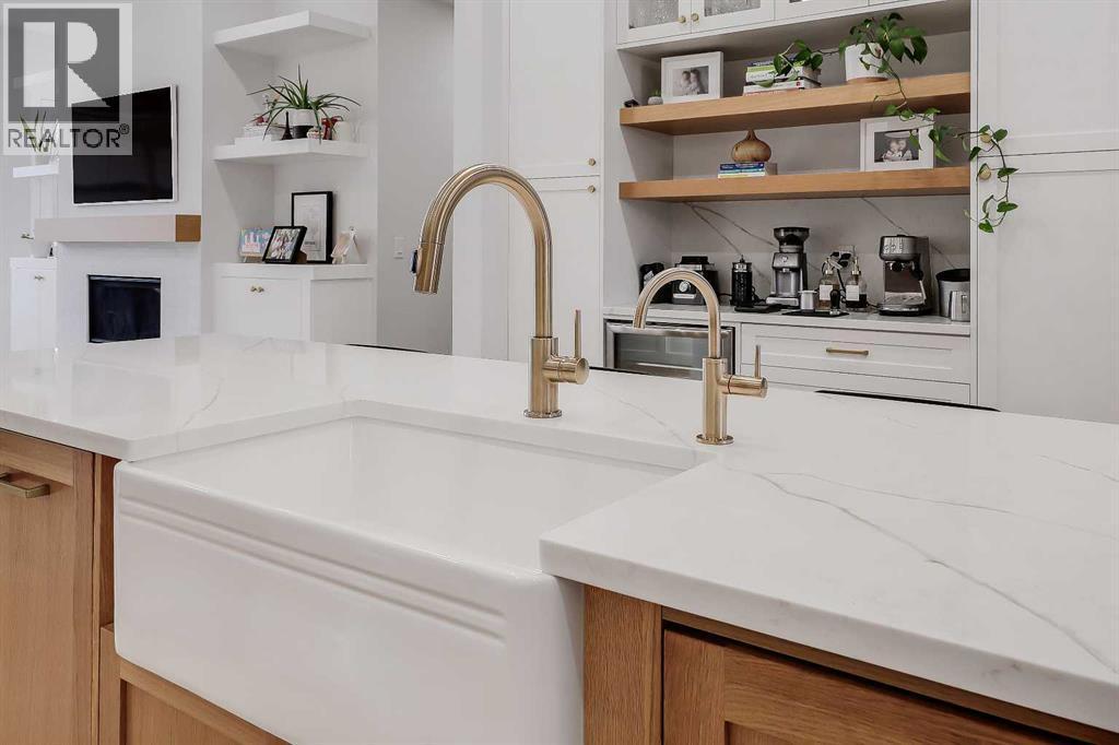 619 55 Avenue Sw, Calgary, AB - Indoor