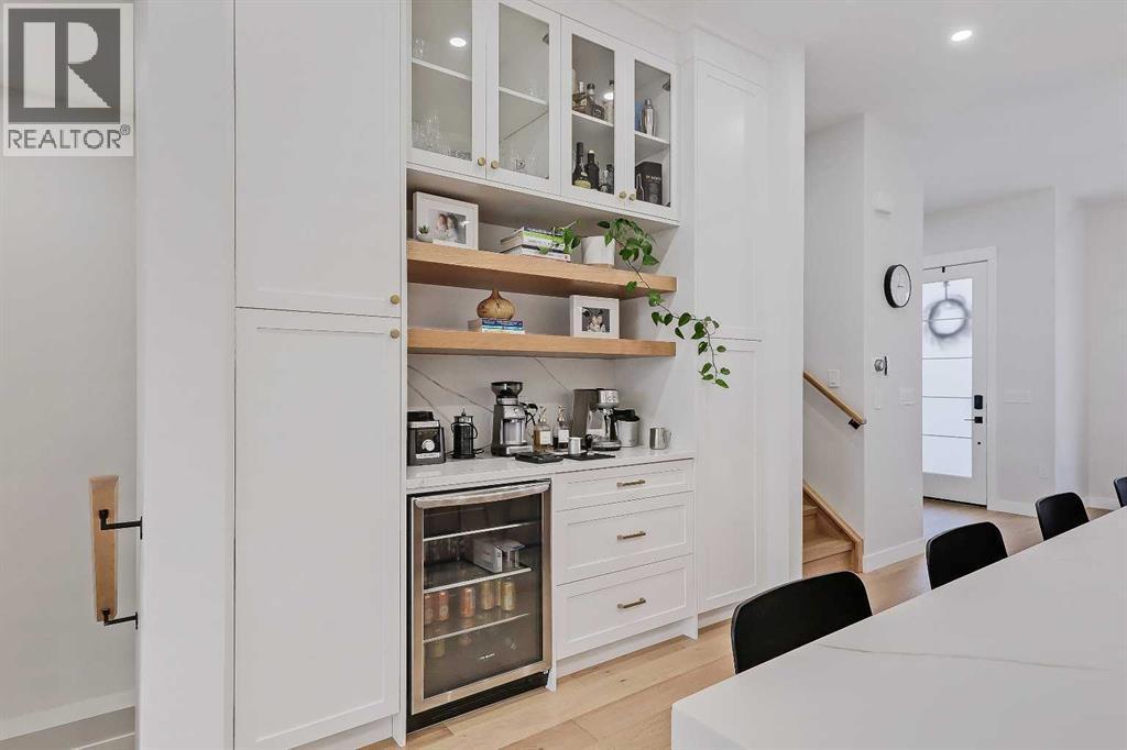 619 55 Avenue Sw, Calgary, AB - Indoor