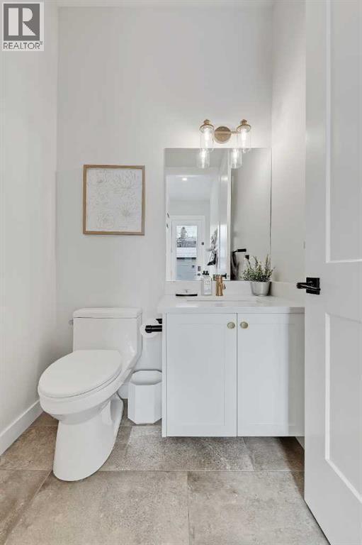 619 55 Avenue Sw, Calgary, AB - Indoor Photo Showing Bathroom