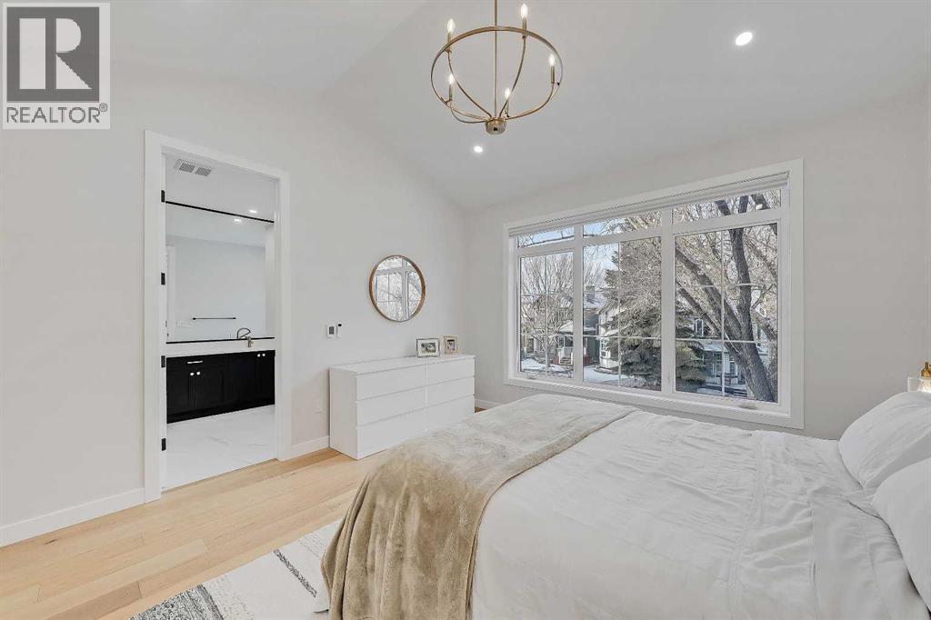 619 55 Avenue Sw, Calgary, AB - Indoor Photo Showing Bedroom