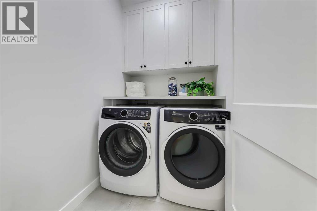 619 55 Avenue Sw, Calgary, AB - Indoor Photo Showing Laundry Room