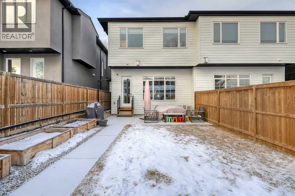 619 55 Avenue Sw, Calgary, AB - Outdoor With Exterior