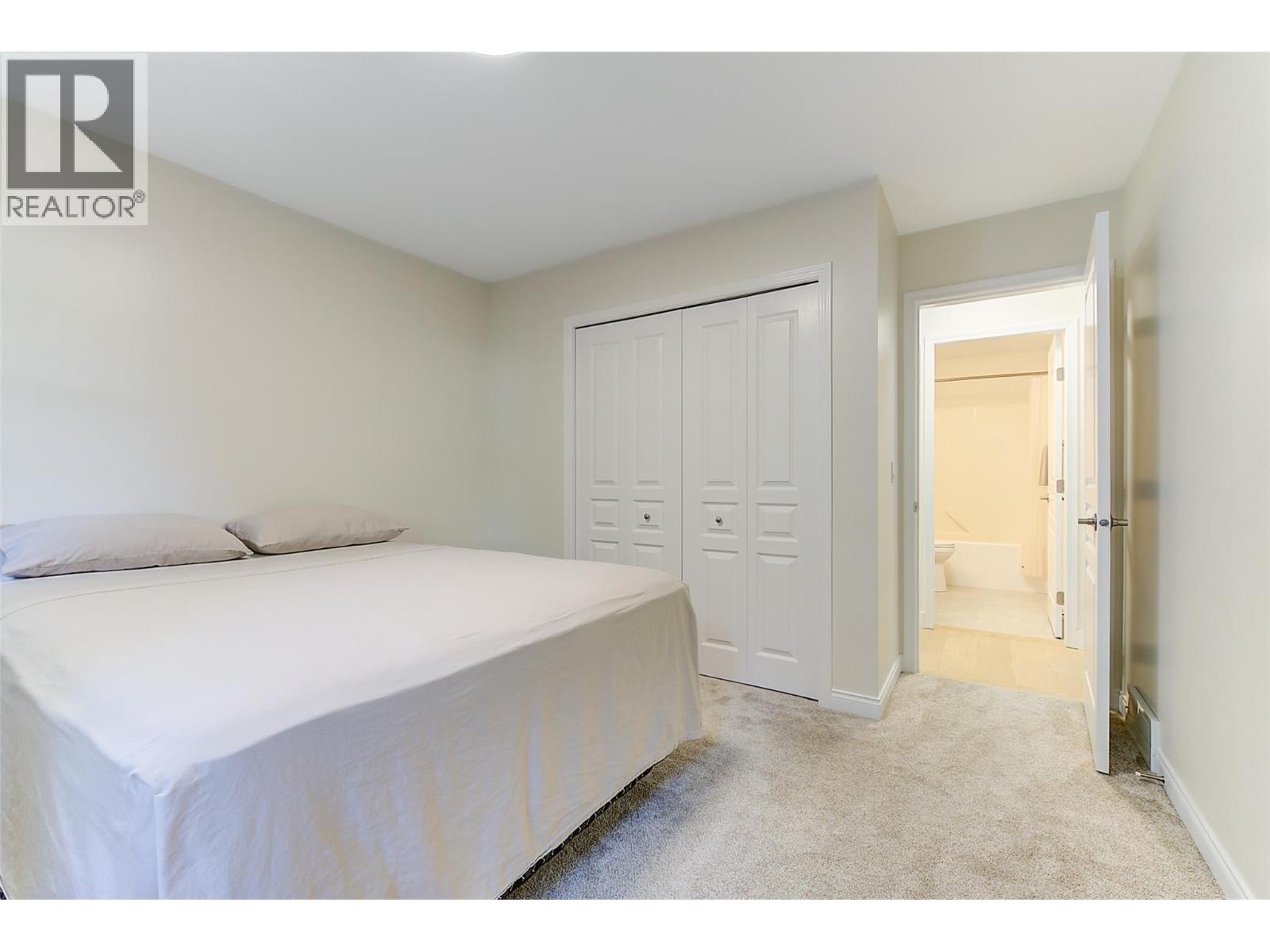 1420 Bentien Road, Kelowna, BC - Indoor Photo Showing Bedroom