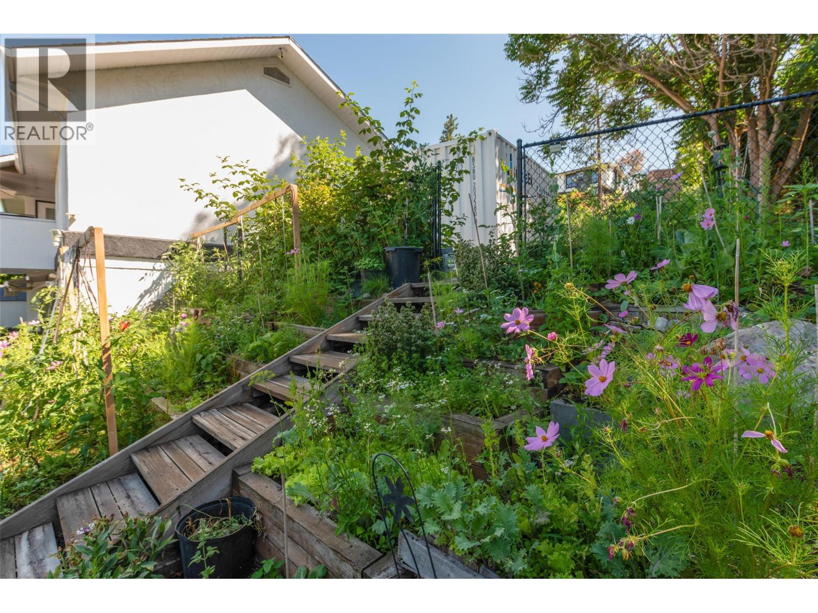 1420 Bentien Road, Kelowna, BC - Outdoor