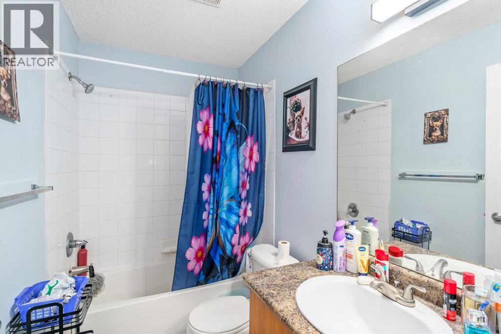 1116, 1140 Taradale Drive Ne, Calgary, AB - Indoor Photo Showing Bathroom