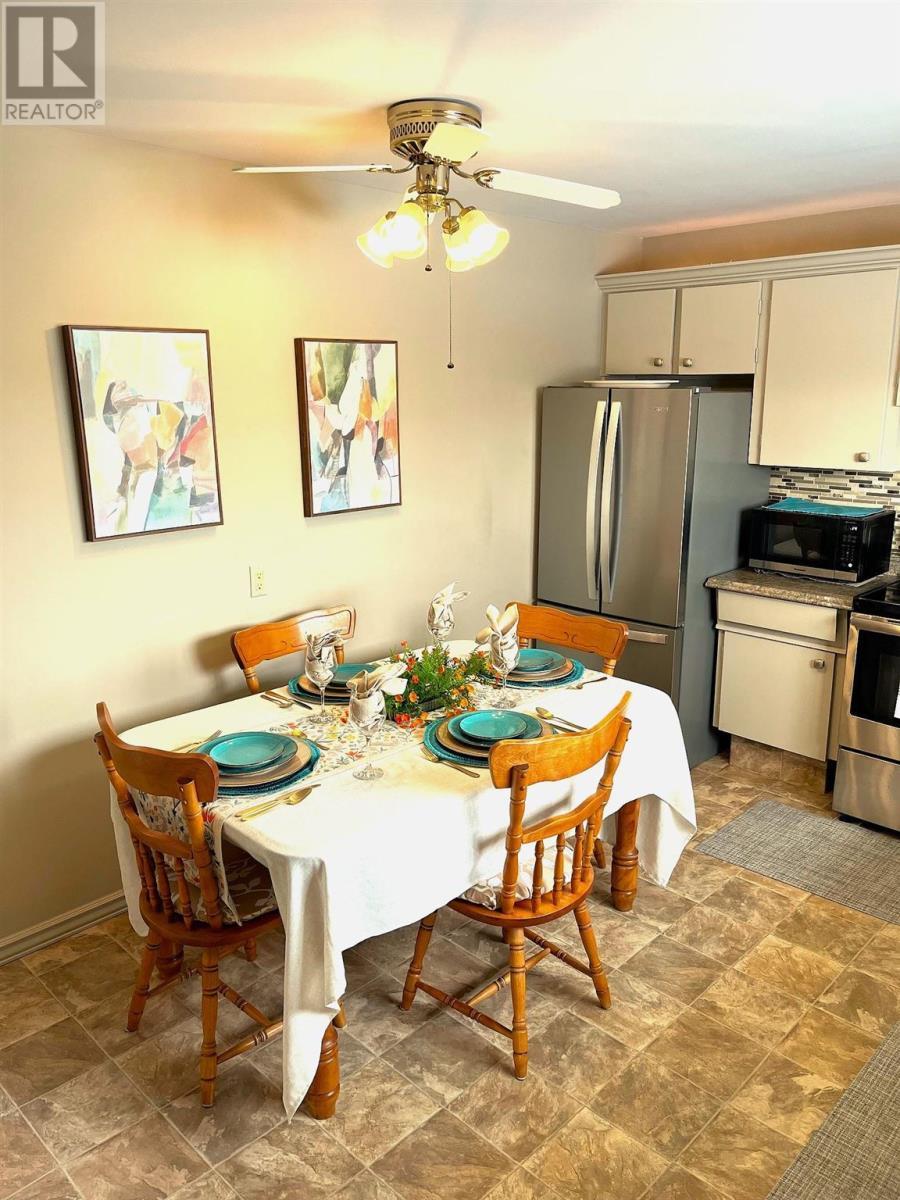 347 Langdon Rd, Sault Ste. Marie, ON - Indoor Photo Showing Dining Room