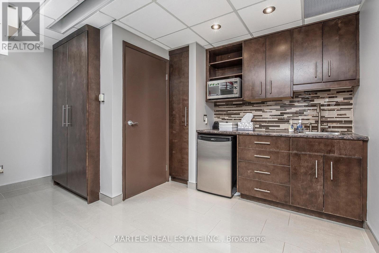 Upgraded kitchen area + room for printer.. - 14 - 5480 Canotek Road, Ottawa, ON