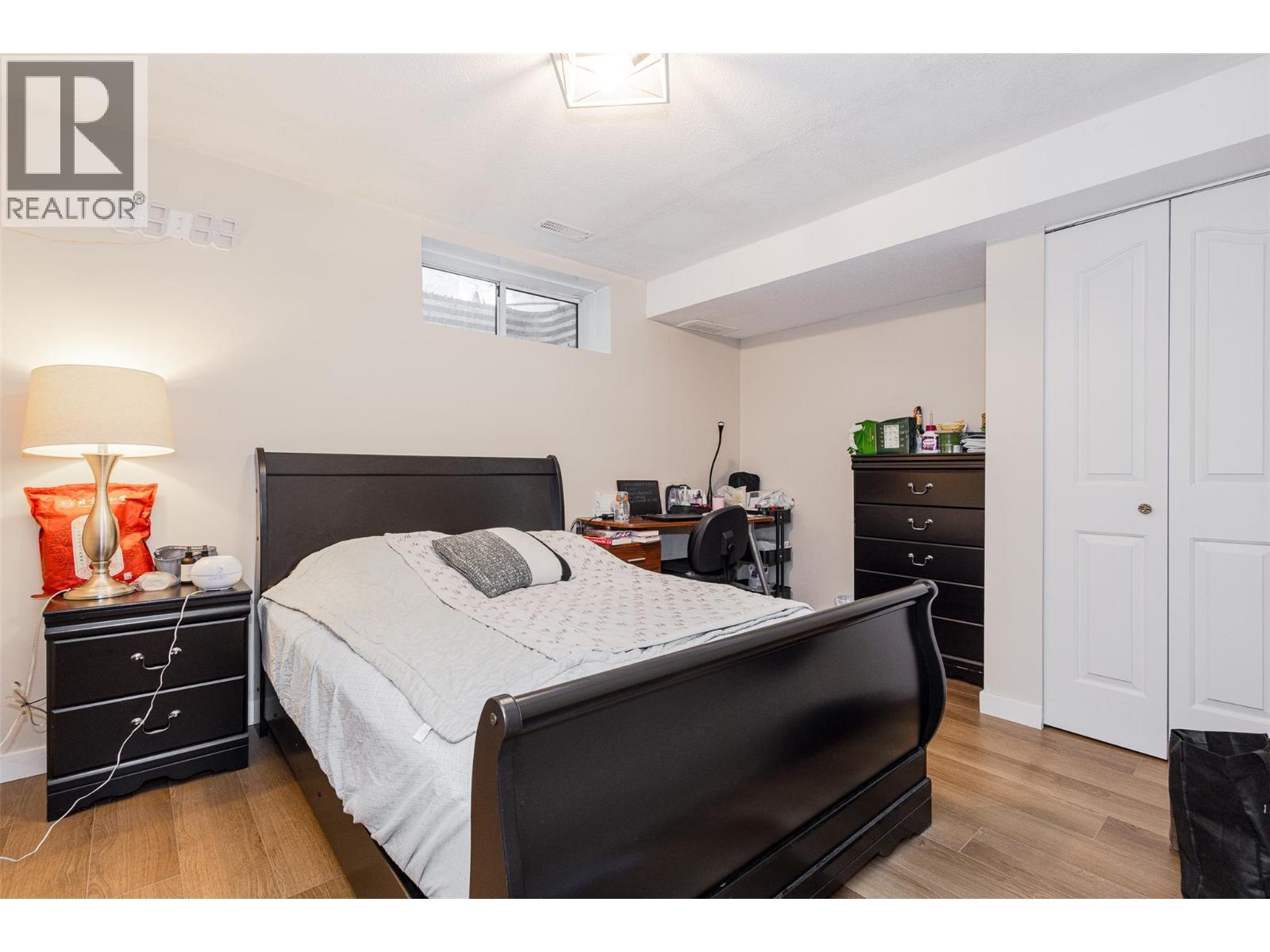 205 Gerstmar Road Unit# 1, Kelowna, BC - Indoor Photo Showing Bedroom