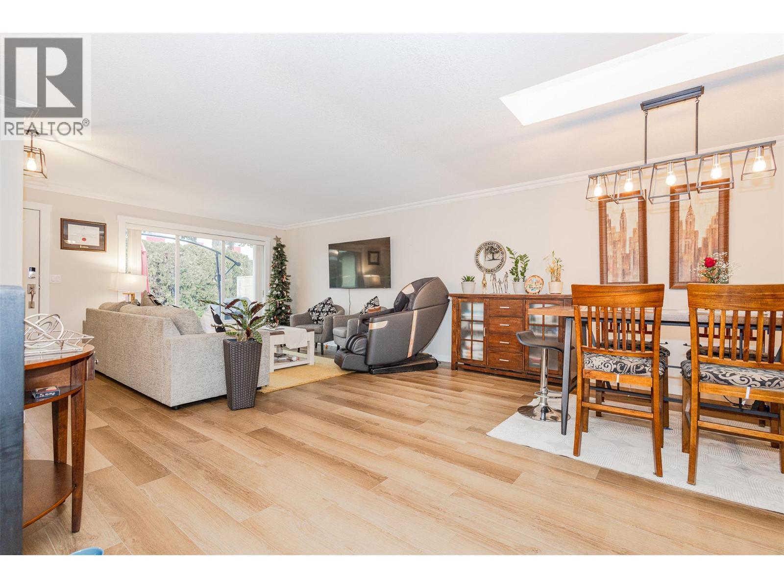 205 Gerstmar Road Unit# 1, Kelowna, BC - Indoor